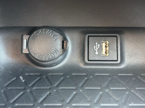 Certified 2025 Toyota RAV4 LE AWD/4WD image 29