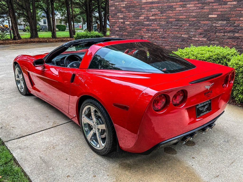 Used 2008 Chevrolet Corvette Coupe w/ Preferred Equipment Group RWD image 25