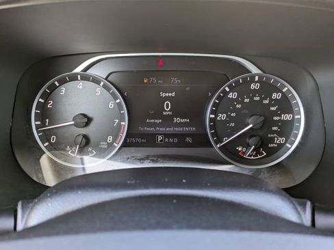 Used 2024 Nissan Frontier SV image 28