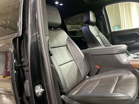 Used 2024 Chevrolet Silverado 1500 High Country w/ Midnight Edition image 24