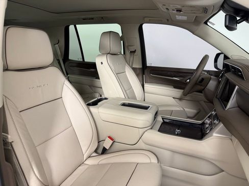 Used 2023 GMC Yukon Denali w/ LPO, Floor Liner Package AWD/4WD image 16