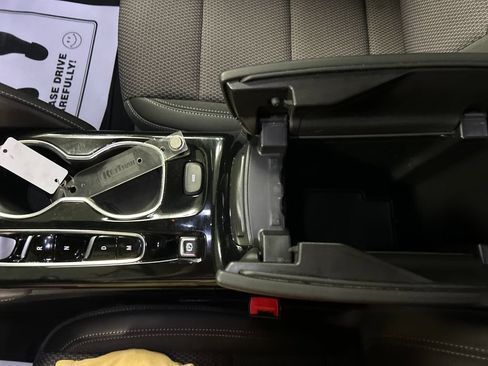 Used 2022 Buick Envision Preferred FWD image 21