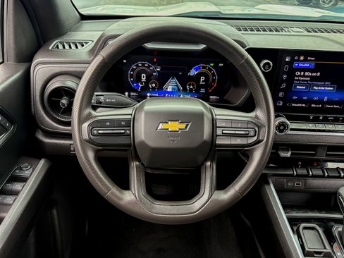 Used 2024 Chevrolet Colorado W/T w/ WT Convenience Package II RWD image 16