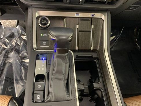 Used 2024 Lexus GX 550 w/ Cold Area Package AWD/4WD image 26