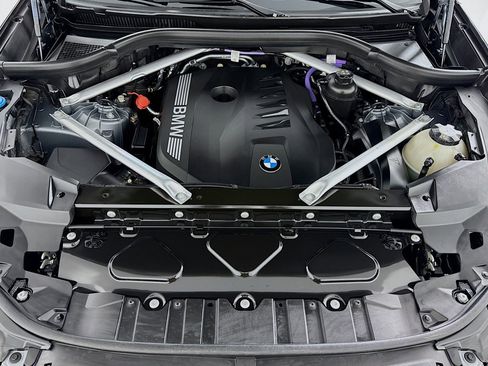 Used 2025 BMW X5 xDrive40i w/ Climate Comfort Package image 10