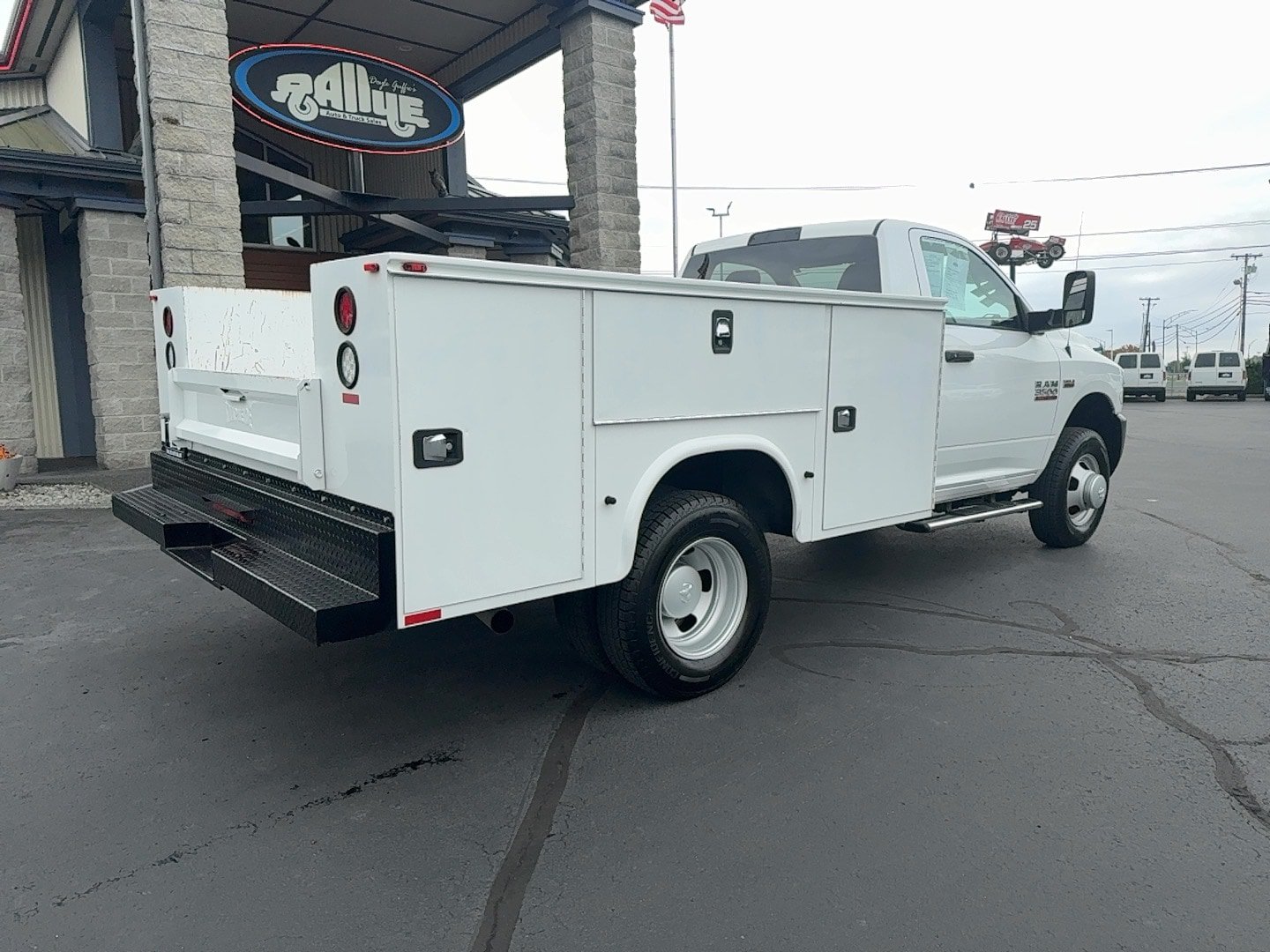 Used 2016 RAM 3500 Tradesman RWD image 6
