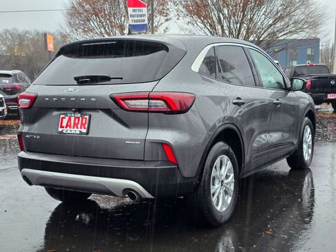 Used 2024 Ford Escape Active image 3