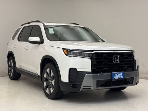 New 2026 Honda Pilot Touring image 4