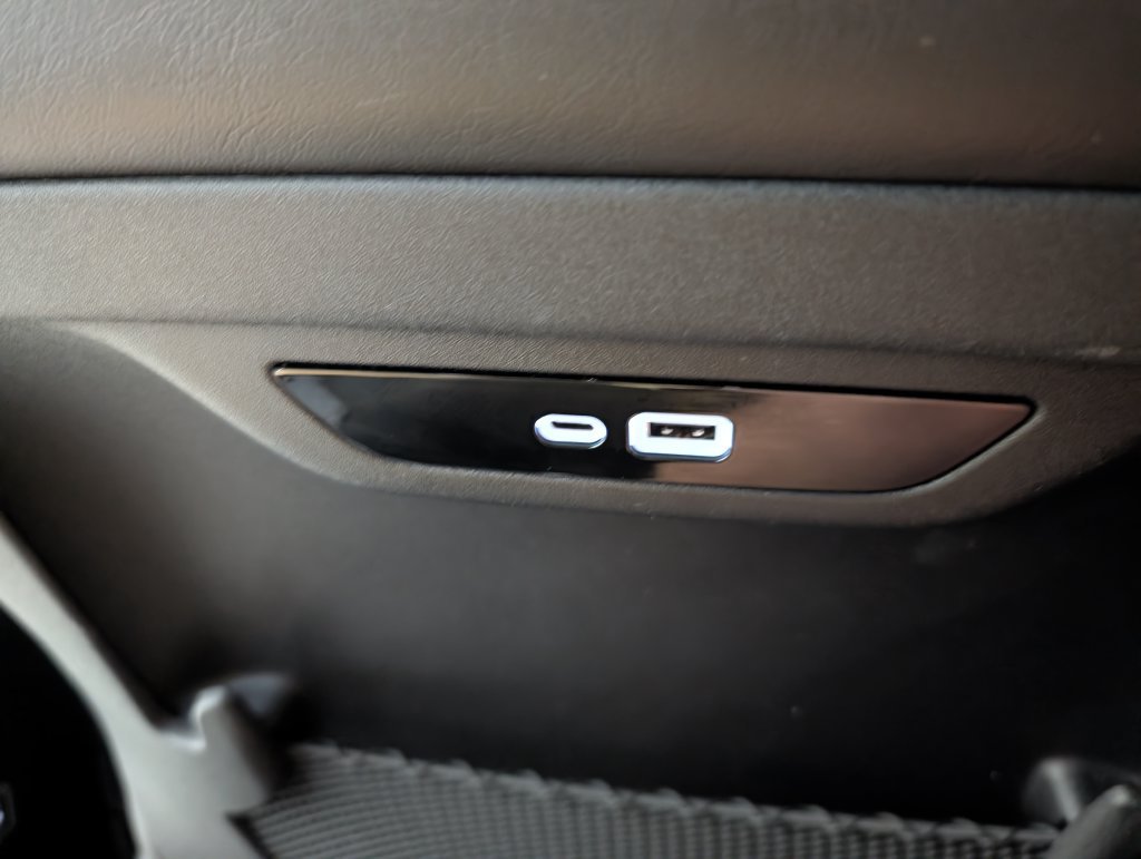 Used 2027 Chrysler Pacifica Select FWD image 10