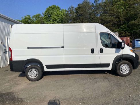 Used 2023 RAM ProMaster 2500 FWD image 4