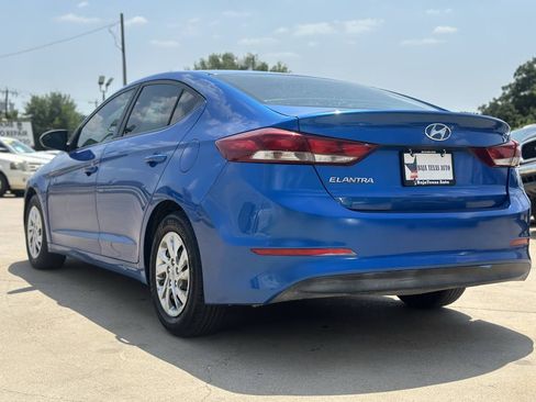 Used 2018 Hyundai Elantra SE FWD image 7