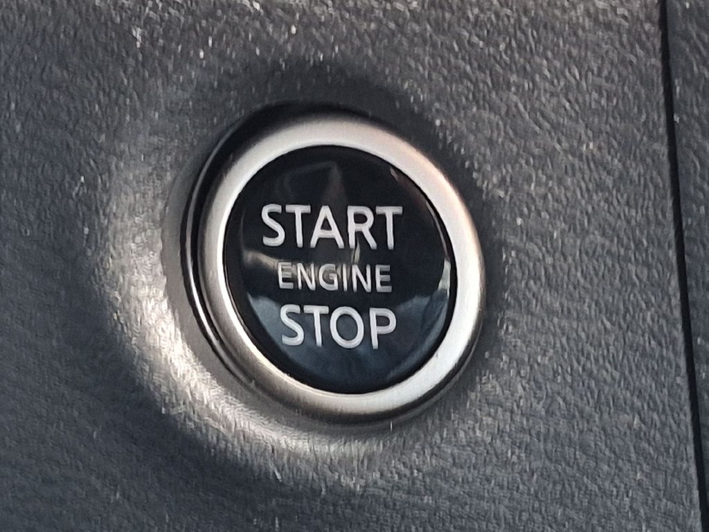 Used 2024 Nissan Frontier SV RWD image 16