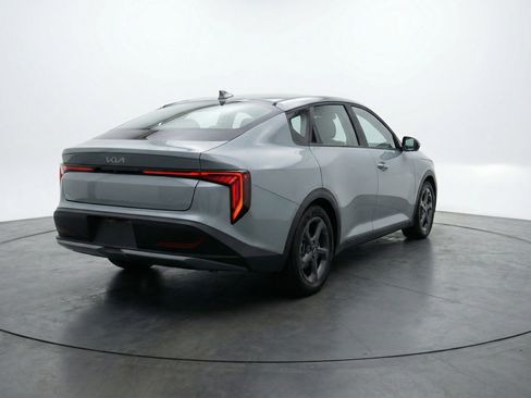 Used 2025 Kia K4 LXS image 9