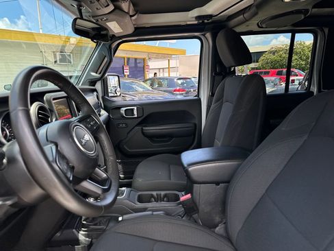 Used 2023 Jeep Gladiator Sport AWD/4WD image 13