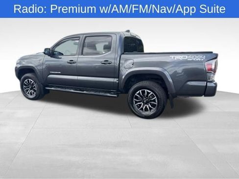 Used 2020 Toyota Tacoma TRD Sport w/ TRD Premium Sport Package AWD/4WD image 7
