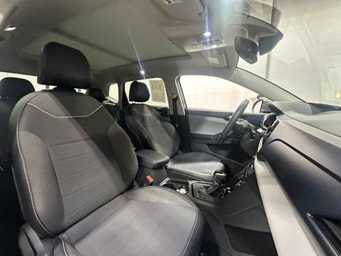 Certified 2023 Volkswagen Taos SE w/ Panoramic Sunroof Package FWD image 17