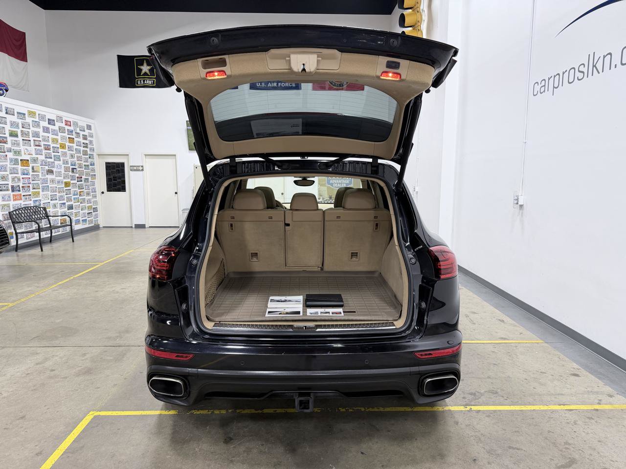 Used 2017 Porsche Cayenne Platinum Edition AWD/4WD image 25