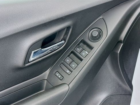 Used 2020 Chevrolet Trax LS w/ Tint and Cruise Package image 17