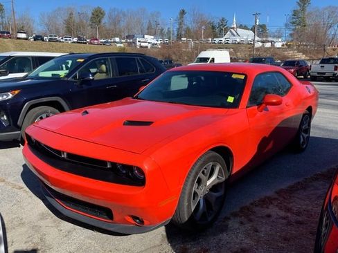 Used 2016 Dodge Challenger SXT Plus image 12