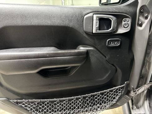 Used 2021 Jeep Gladiator Sport AWD/4WD image 20
