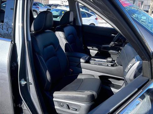 Certified 2025 Nissan Pathfinder SL w/ Cargo Package image 11