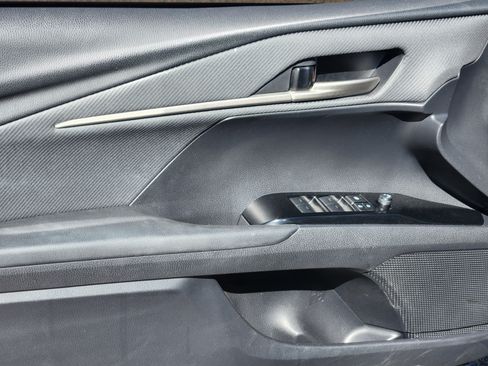Used 2025 Toyota Camry SE FWD image 17
