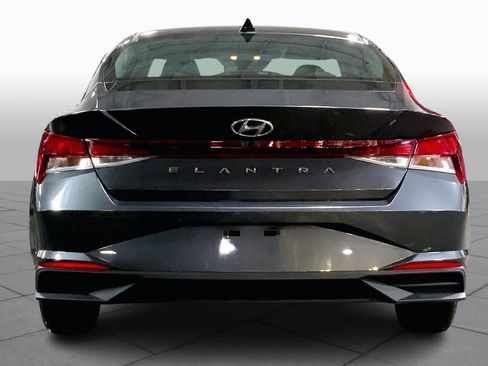 Used 2021 Hyundai Elantra SEL image 4
