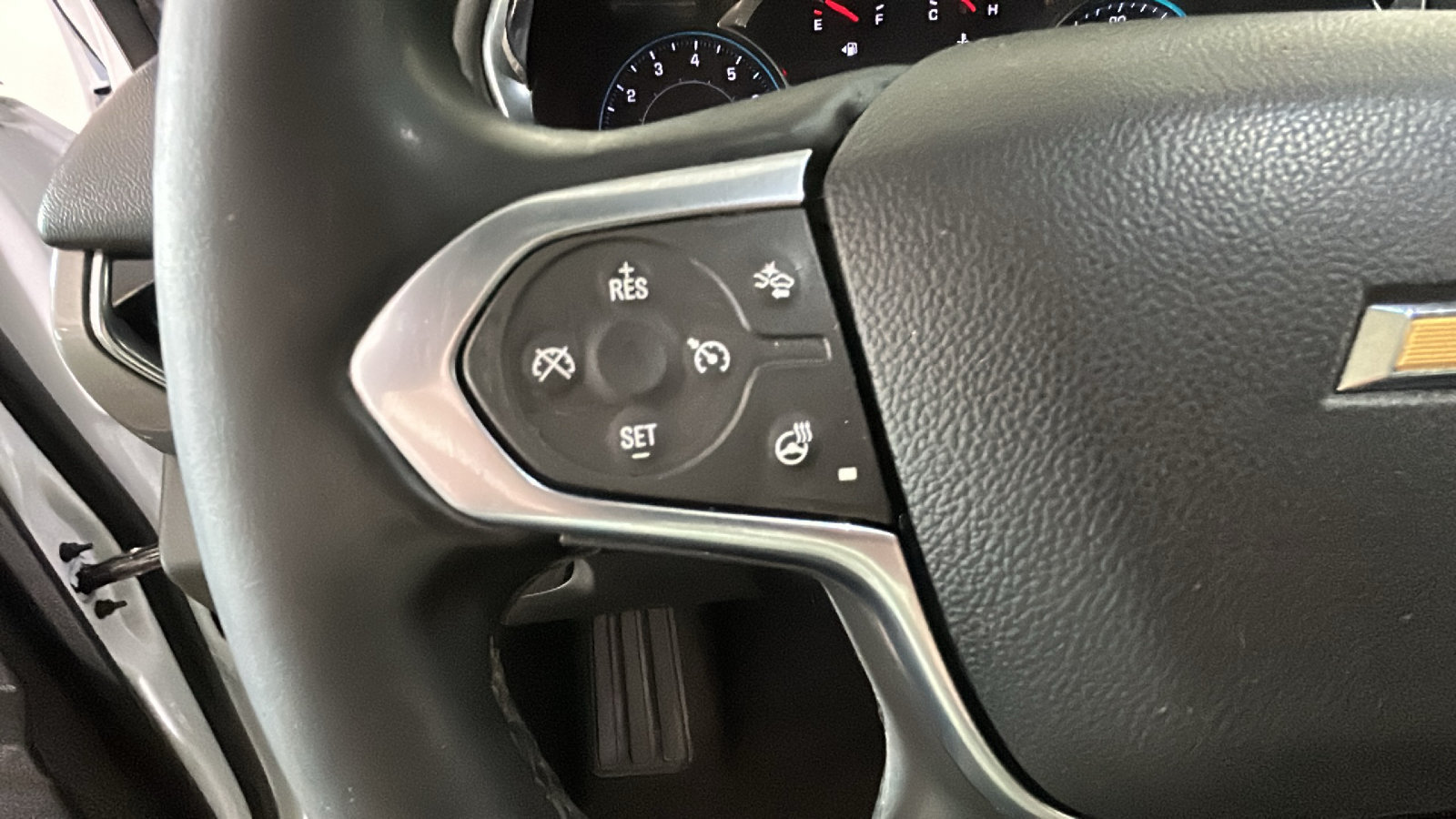 Used 2023 Chevrolet Traverse LT w/ LT Premium Package AWD/4WD image 19