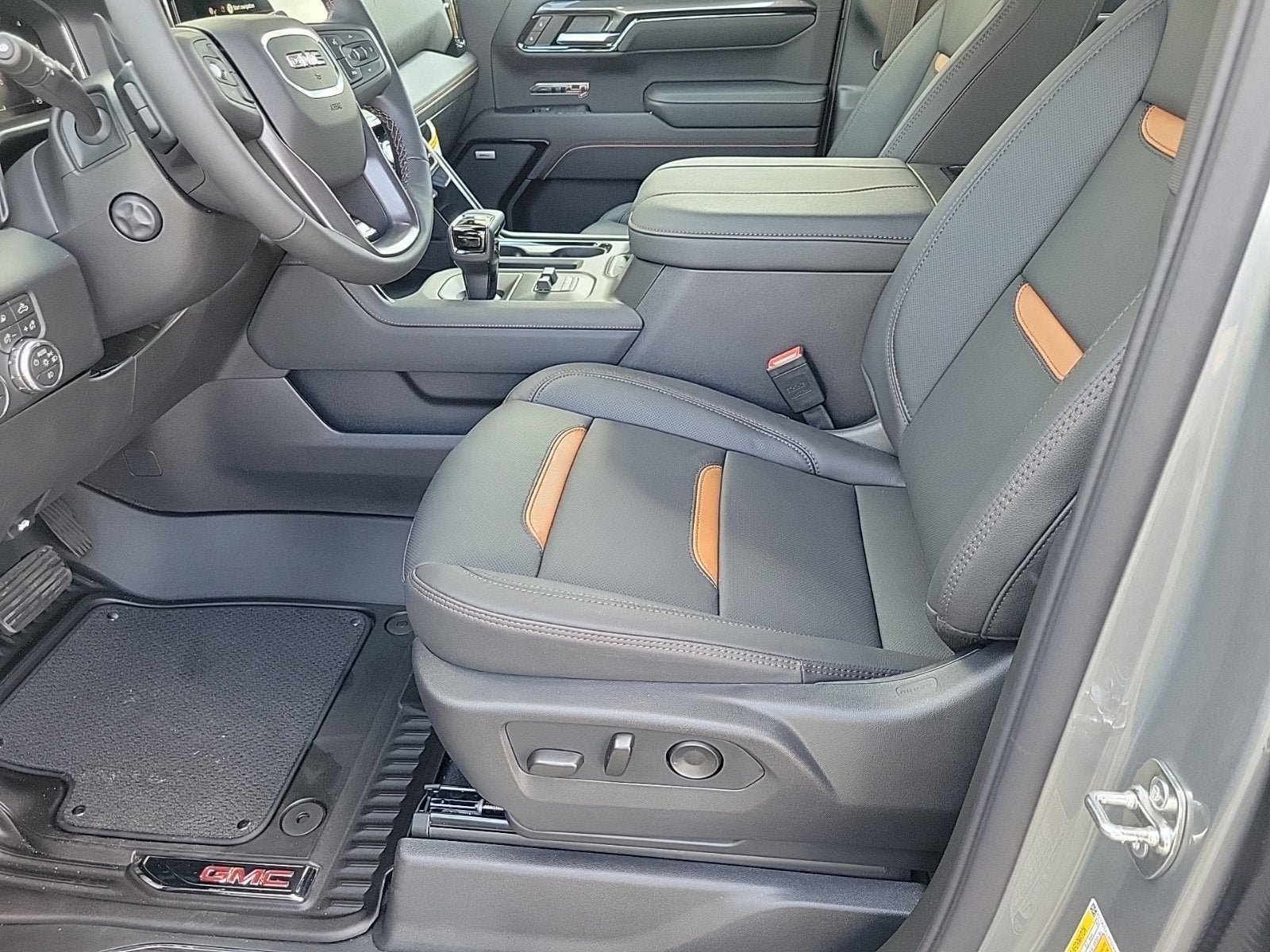New 2026 GMC Sierra 1500 AT4 w/ Technology Package AWD/4WD image 11
