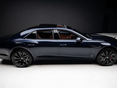 Used 2022 Bentley Flying Spur V8 AWD/4WD image 35