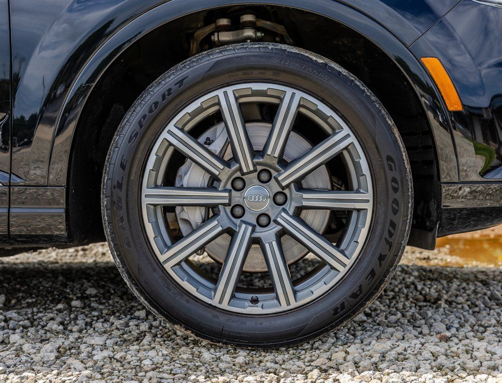 Used 2018 Audi Q7 3.0T Prestige w/ Prestige Package AWD/4WD image 13