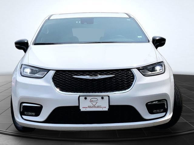 Used 2025 Chrysler Pacifica Select FWD image 3