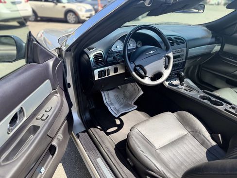 Used 2005 Ford Thunderbird RWD image 10