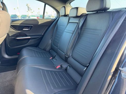 Used 2023 Mercedes-Benz C 300 Sedan image 4