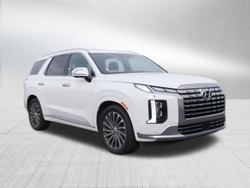 Used 2023 Hyundai Palisade Calligraphy image 9