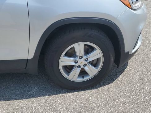 Used 2019 Chevrolet Trax LT w/ LT Convenience Package FWD image 6