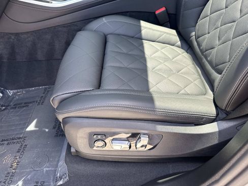 Used 2025 BMW X5 M60i AWD/4WD image 19