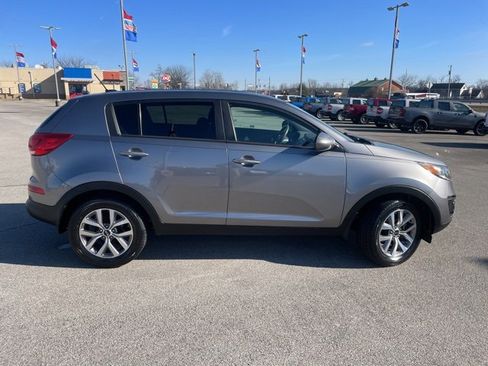 Used 2016 Kia Sportage LX image 12