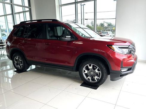 Used 2023 Honda Passport TrailSport image 5