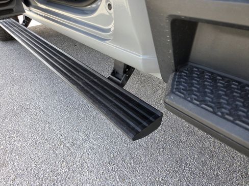 Used 2024 GMC Sierra 2500 AT4X image 16