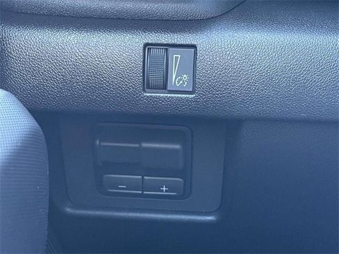 New 2026 GMC Canyon Elevation w/ Convenience Package image 16