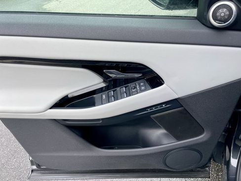 Certified 2024 Land Rover Range Rover Evoque Dynamic SE image 12