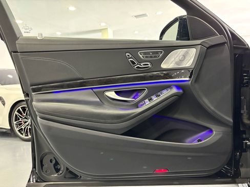 Used 2019 Mercedes-Benz S 560 Sedan image 43
