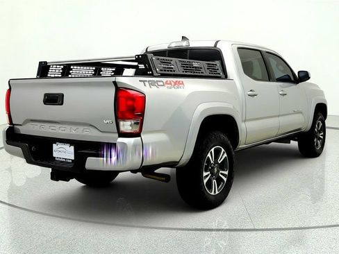 Used 2016 Toyota Tacoma TRD Sport w/ Towing Package AWD/4WD image 5