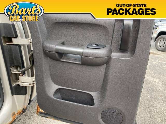 Used 2009 Chevrolet Silverado 2500 LT w/ Snow Plow Prep Package AWD/4WD image 12