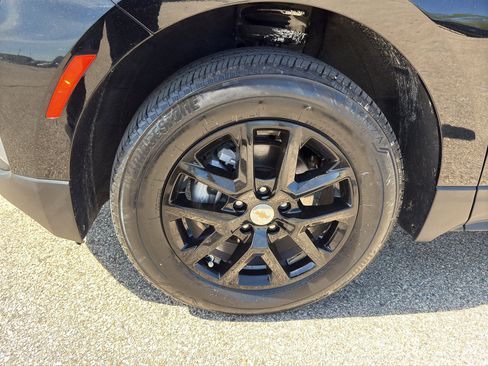 Used 2023 Chevrolet Equinox LT AWD/4WD image 8
