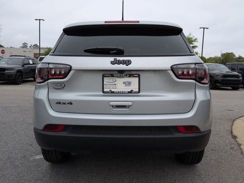 New 2026 Jeep Compass Latitude image 5