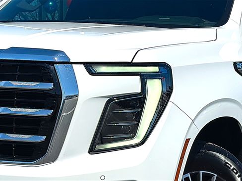 Used 2025 GMC Yukon XL Elevation image 4