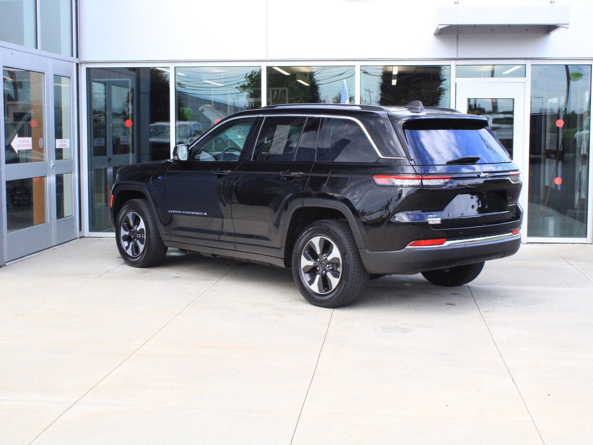 Used 2023 Jeep Grand Cherokee 4WD 4xe image 8