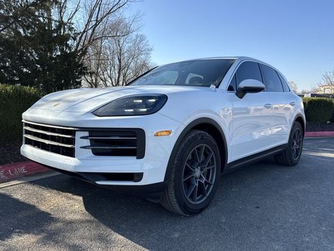 Used 2024 Porsche Cayenne image 10